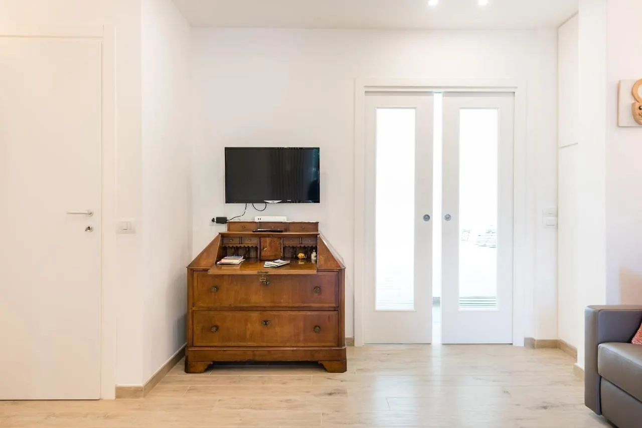 Modern Flat Alberti Arno River Lift&Terraces Firenze